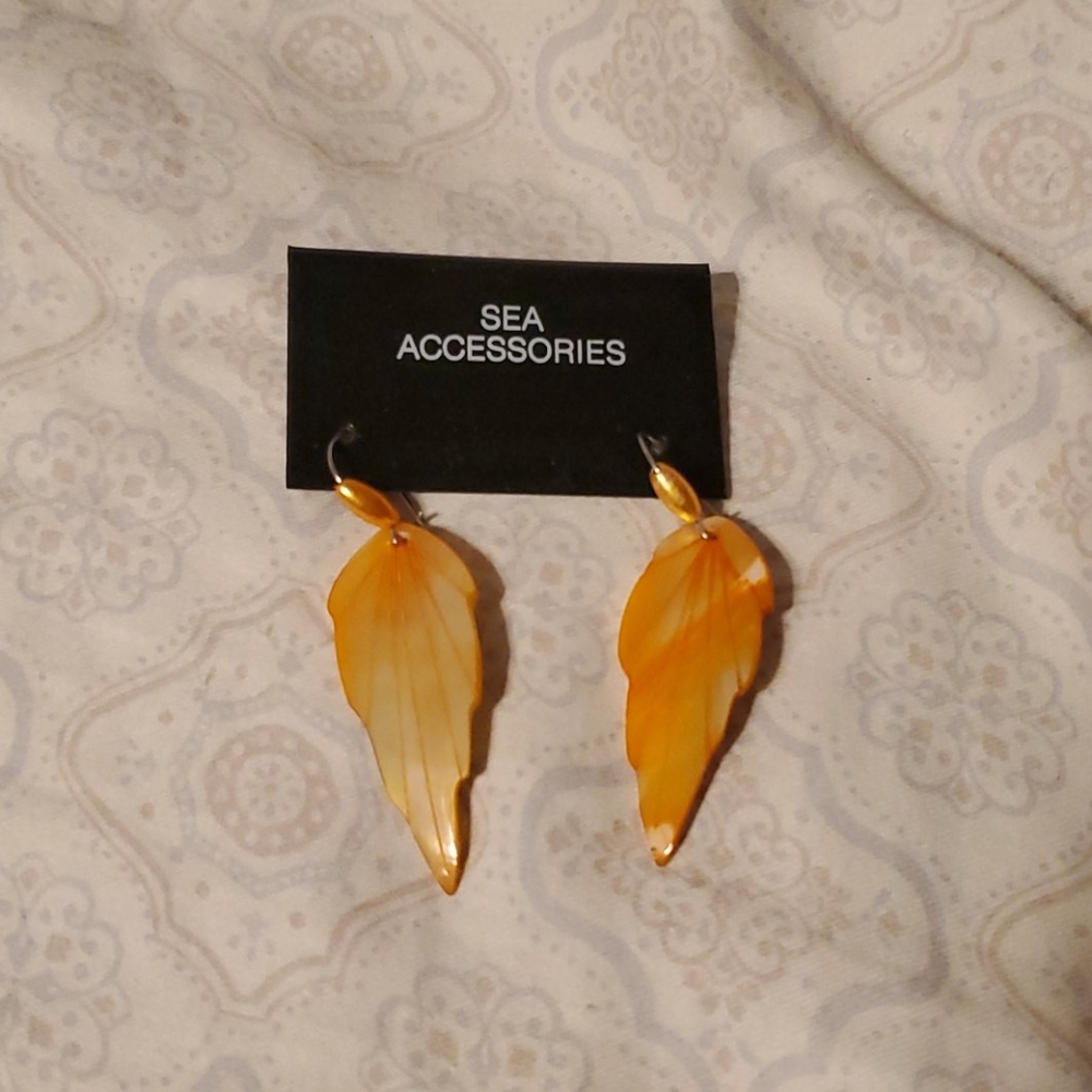 Beautiful mother of pearl earrings